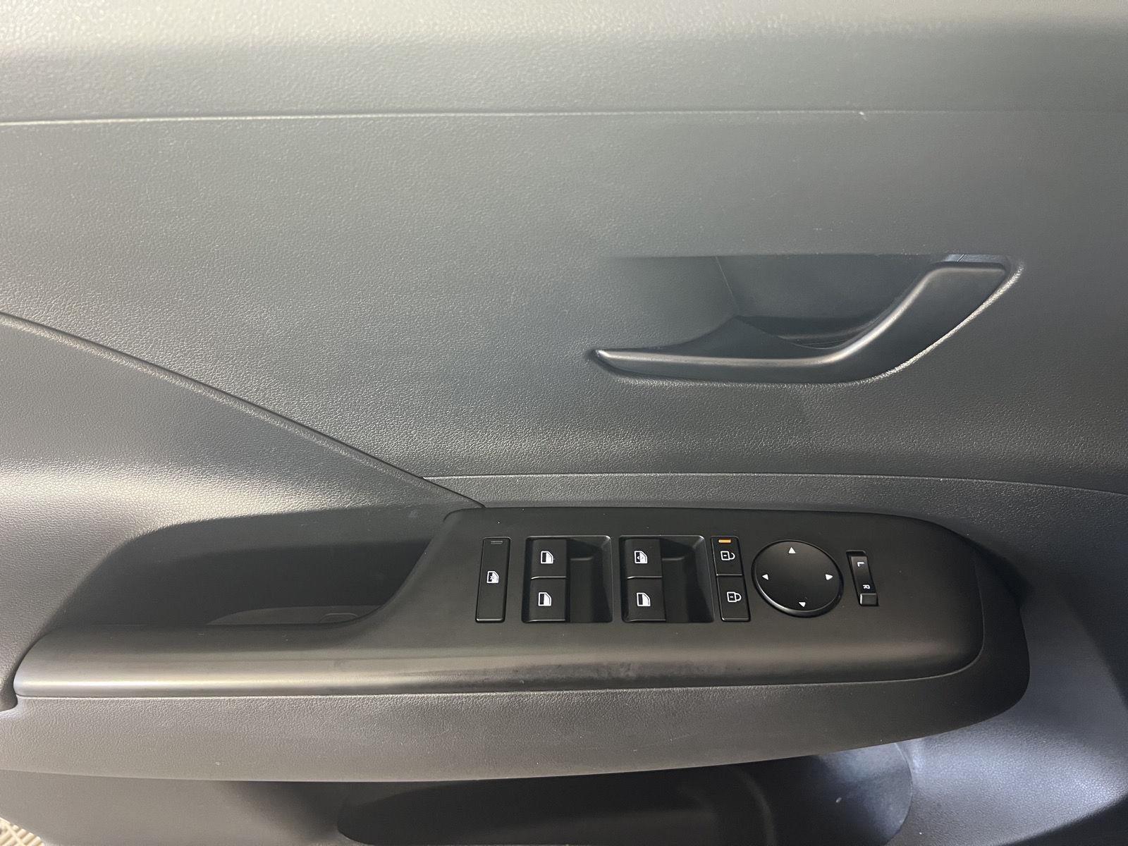 2024 Hyundai KONA SE