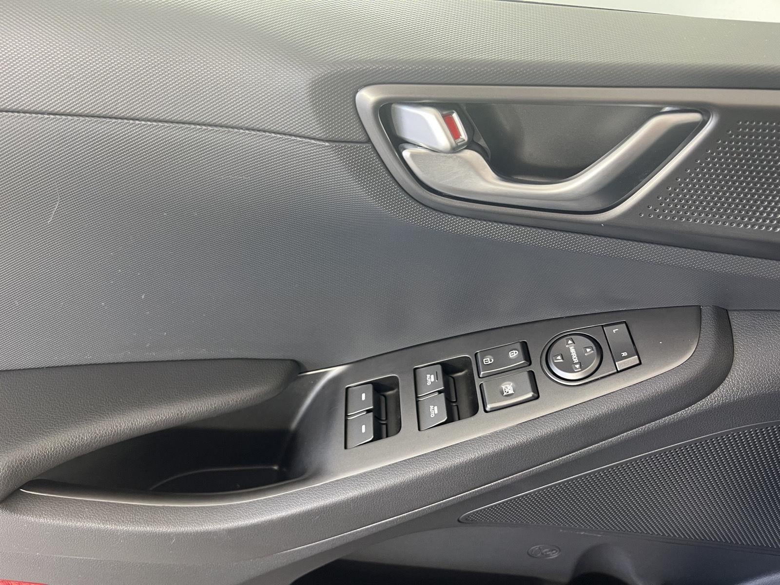 2020 Hyundai IONIQ PLUG-IN HYBRID SEL