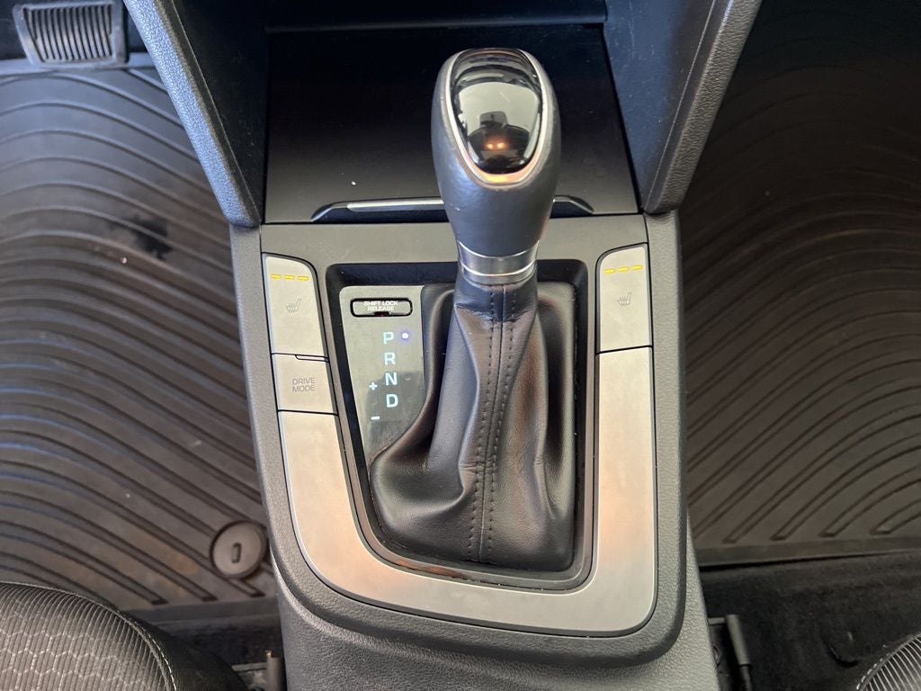 2017 Hyundai ELANTRA Value Edition
