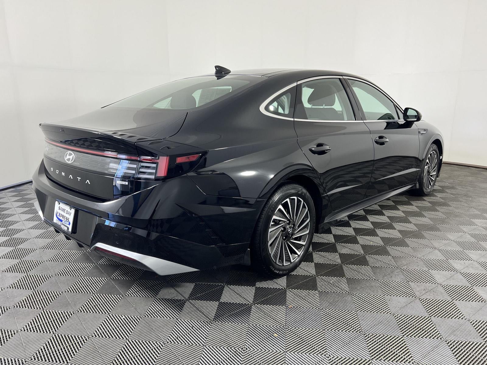 2026 Hyundai SONATA HYBRID SEL