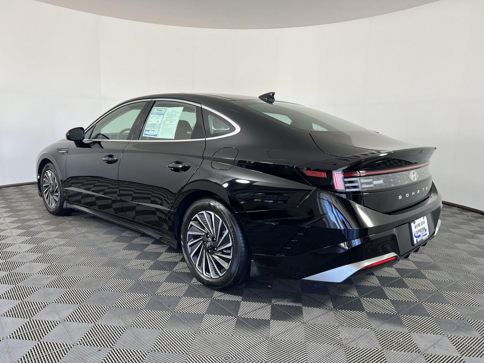 2026 Hyundai SONATA HYBRID SEL