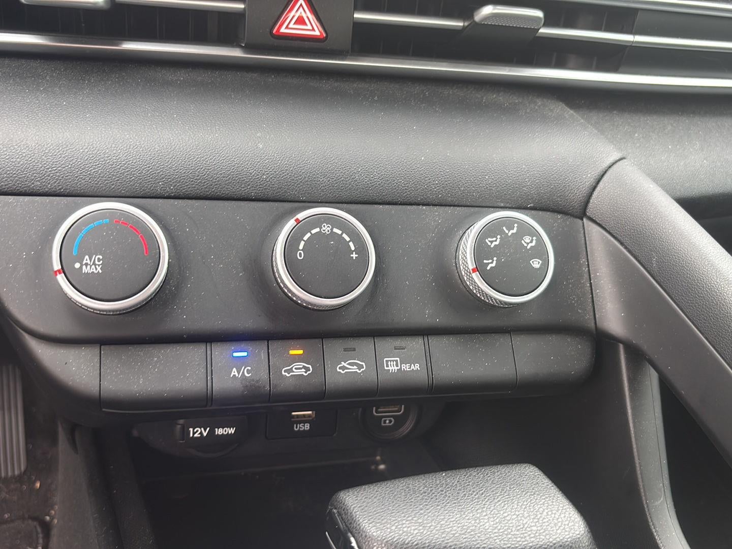 2023 Hyundai ELANTRA SE
