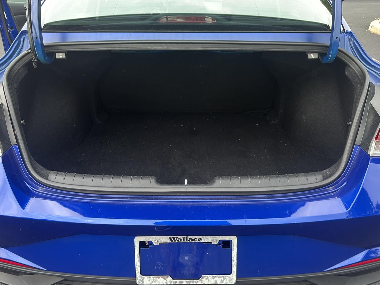2023 Hyundai ELANTRA SE