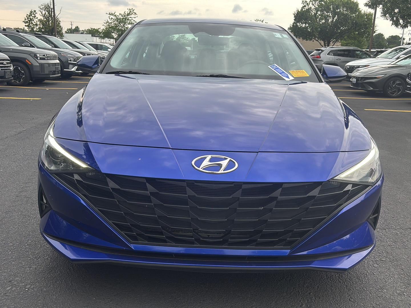 2023 Hyundai ELANTRA SE