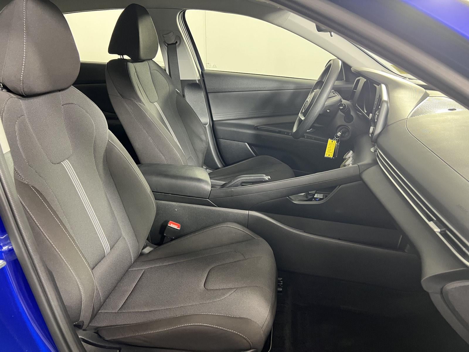 2023 Hyundai ELANTRA SE