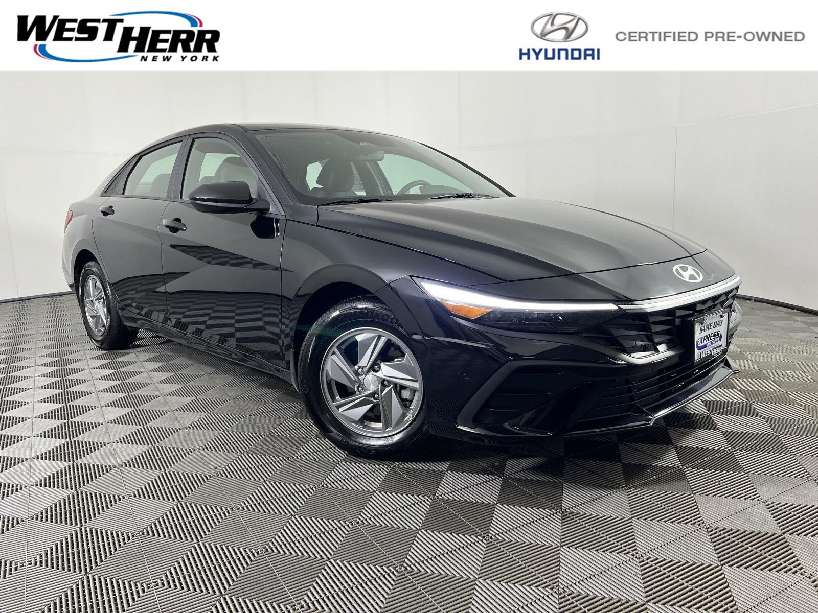 2024 Hyundai ELANTRA SE