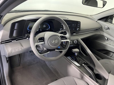 2024 Hyundai ELANTRA SE