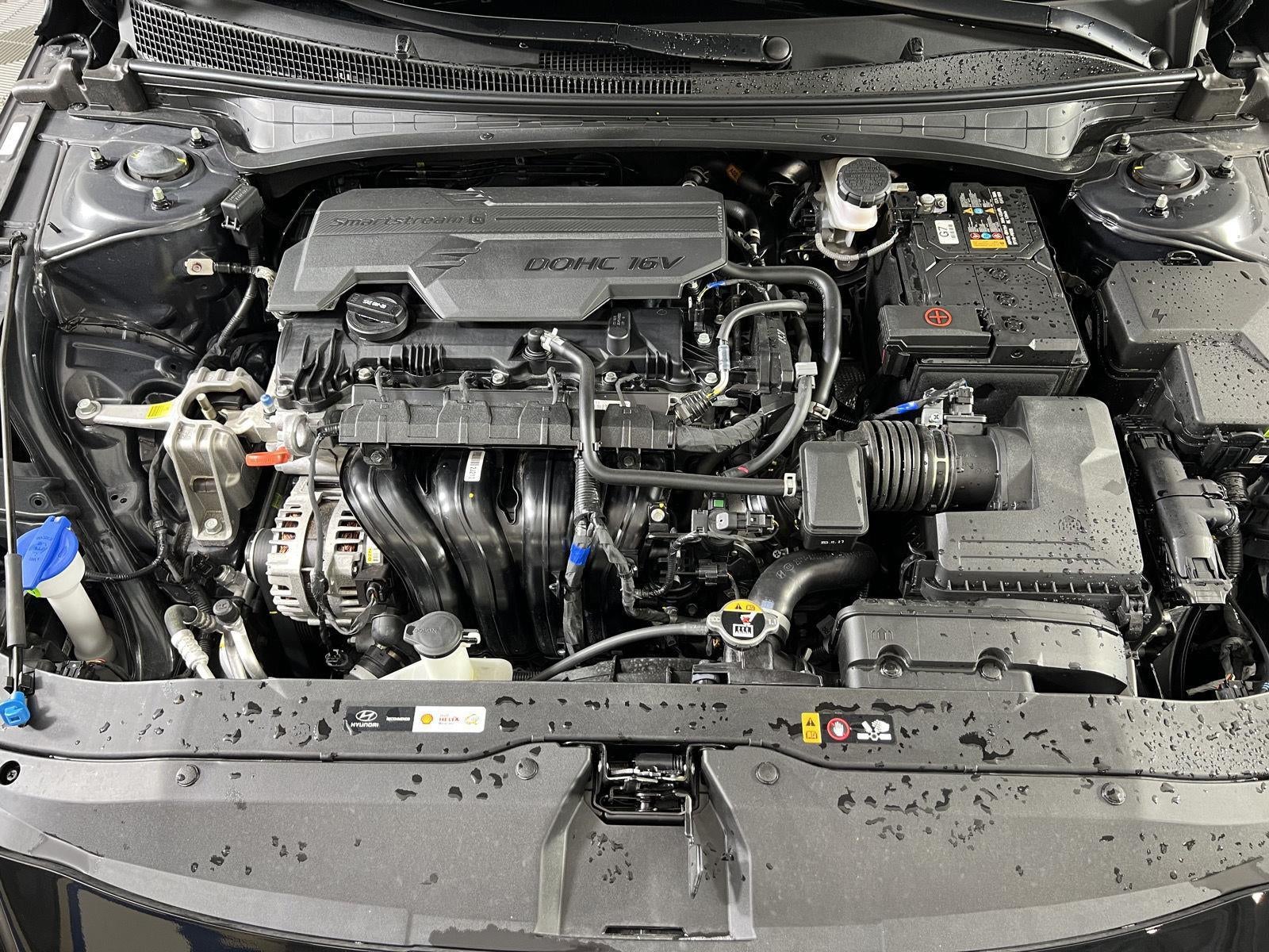 2024 Hyundai ELANTRA SE