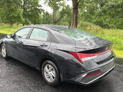 2024 Hyundai ELANTRA SE