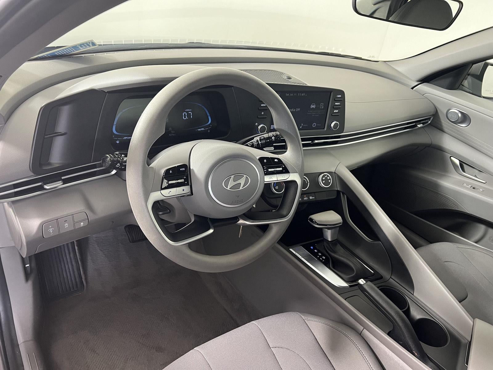 2024 Hyundai ELANTRA SE
