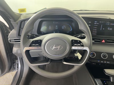 2024 Hyundai ELANTRA SE