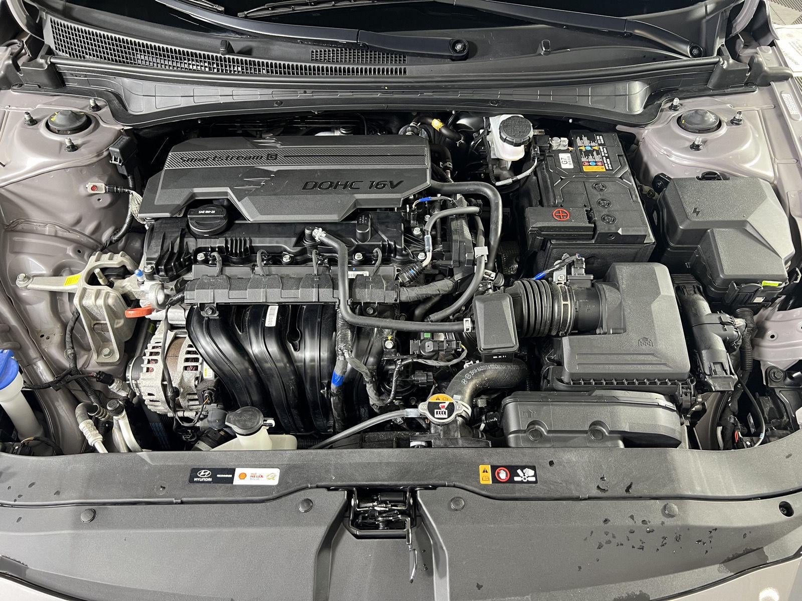 2024 Hyundai ELANTRA SE