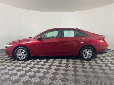 2024 Hyundai ELANTRA SE