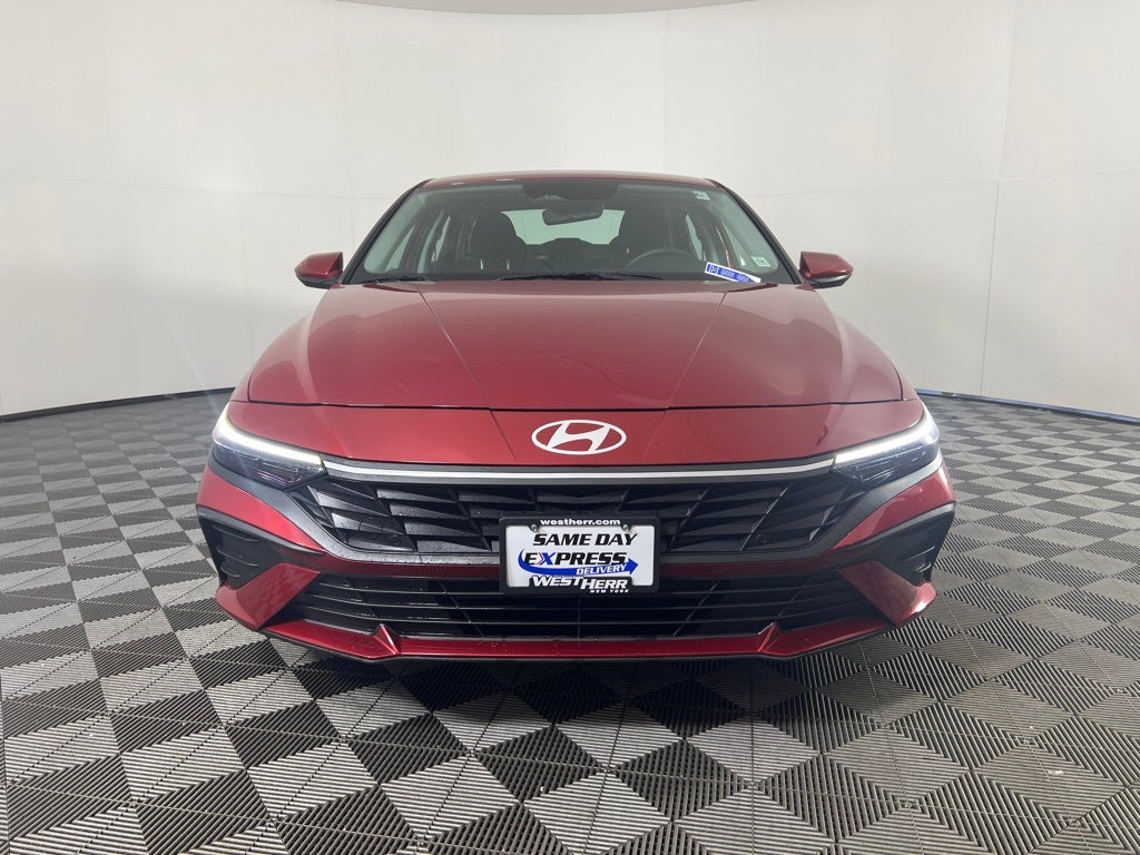 2024 Hyundai ELANTRA SE