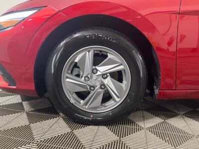 2024 Hyundai ELANTRA SE