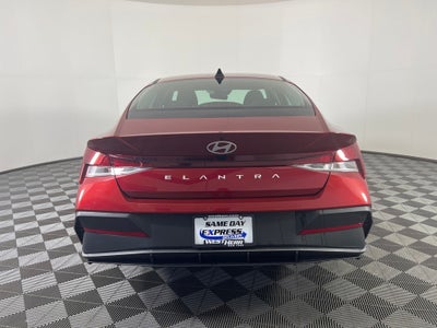 2024 Hyundai ELANTRA SE