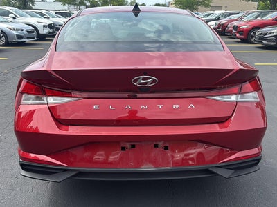 2023 Hyundai ELANTRA SEL