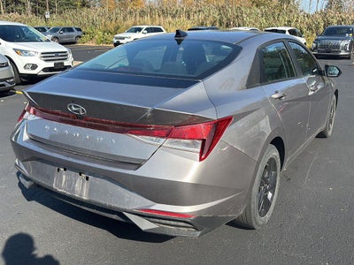 2023 Hyundai ELANTRA SEL