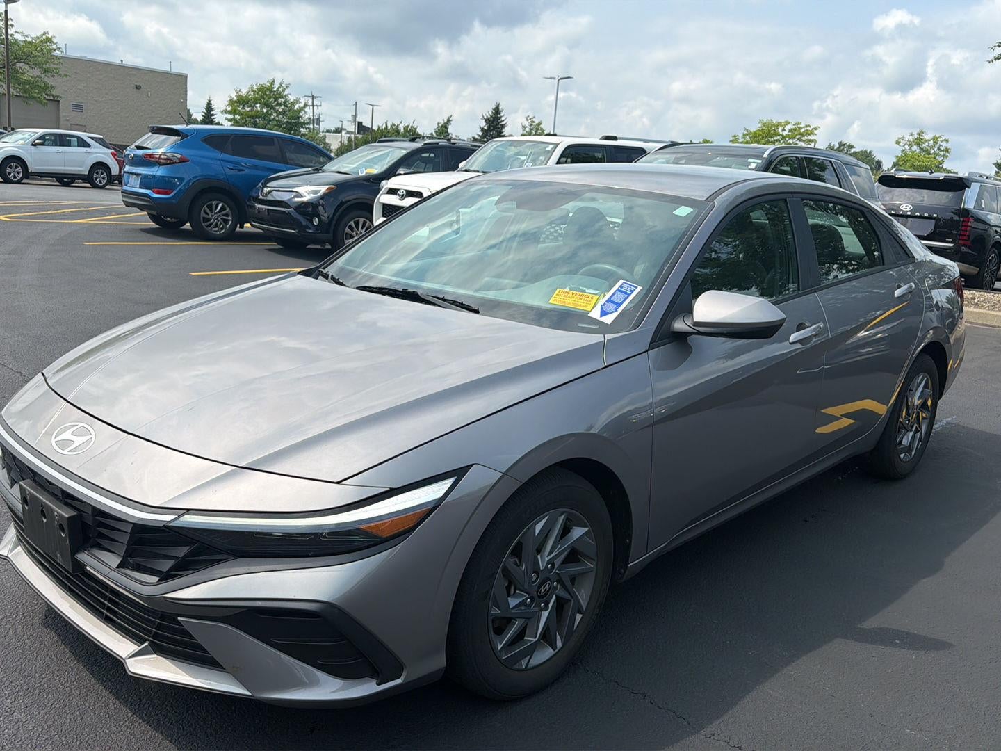 2024 Hyundai ELANTRA SEL