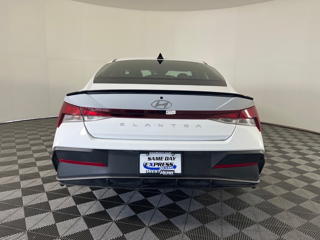 2025 Hyundai ELANTRA SEL Sport