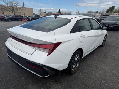 2024 Hyundai ELANTRA SEL