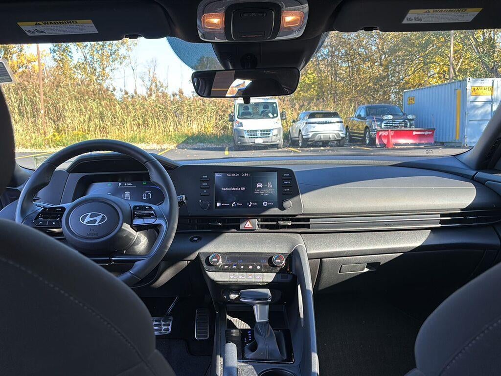 2025 Hyundai ELANTRA SEL Sport