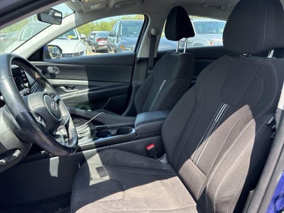 2022 Hyundai ELANTRA SEL
