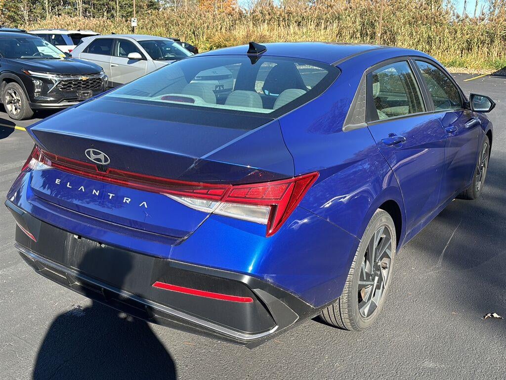 2024 Hyundai ELANTRA SEL