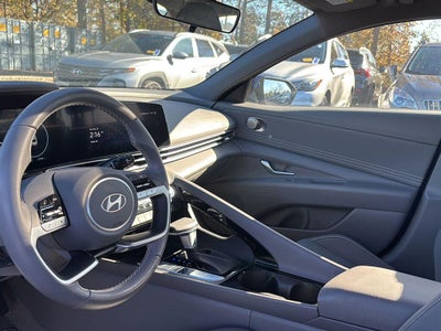2024 Hyundai ELANTRA SEL