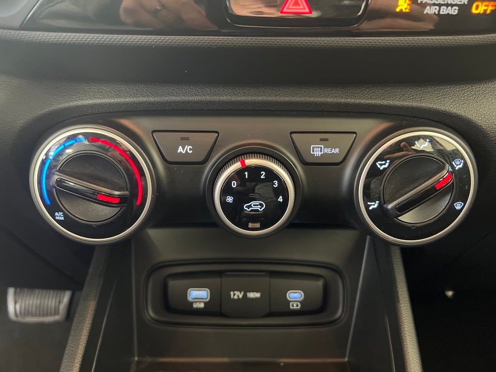 2025 Hyundai VENUE SE