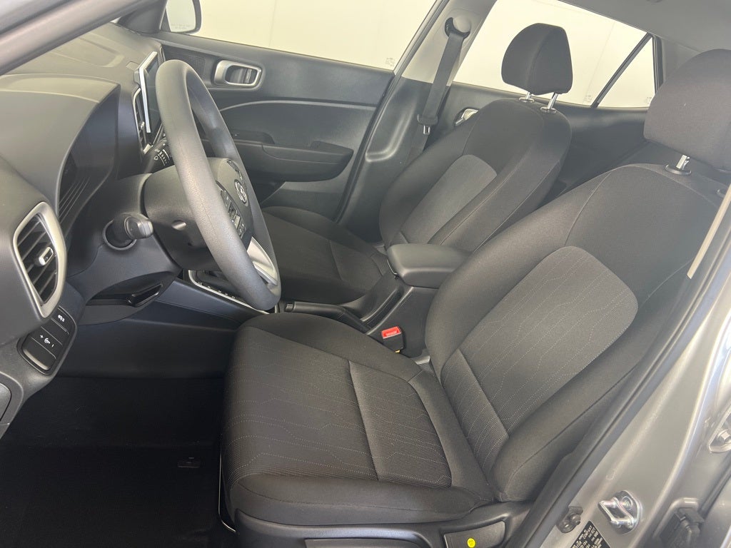 2025 Hyundai VENUE SE