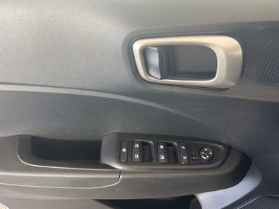 2025 Hyundai VENUE SE