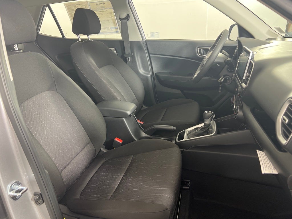 2025 Hyundai VENUE SE