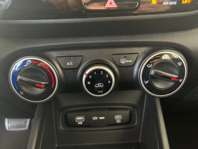 2025 Hyundai VENUE SE