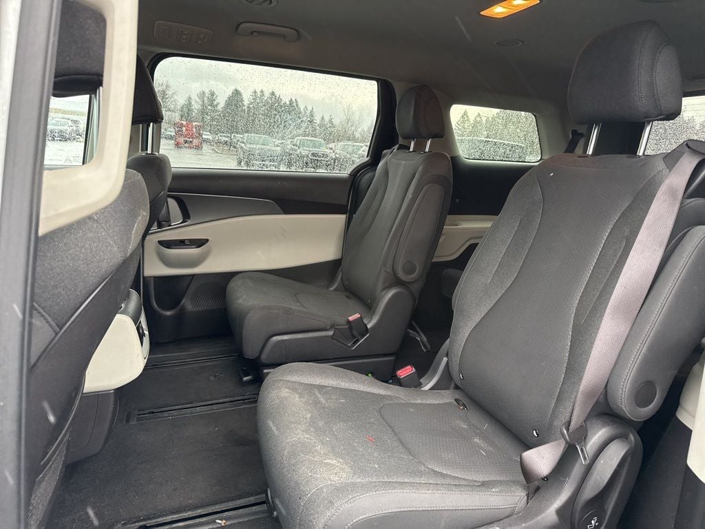 2022 Kia Carnival LX