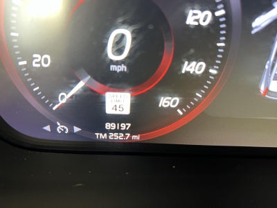 2019 Volvo XC40 R-Design