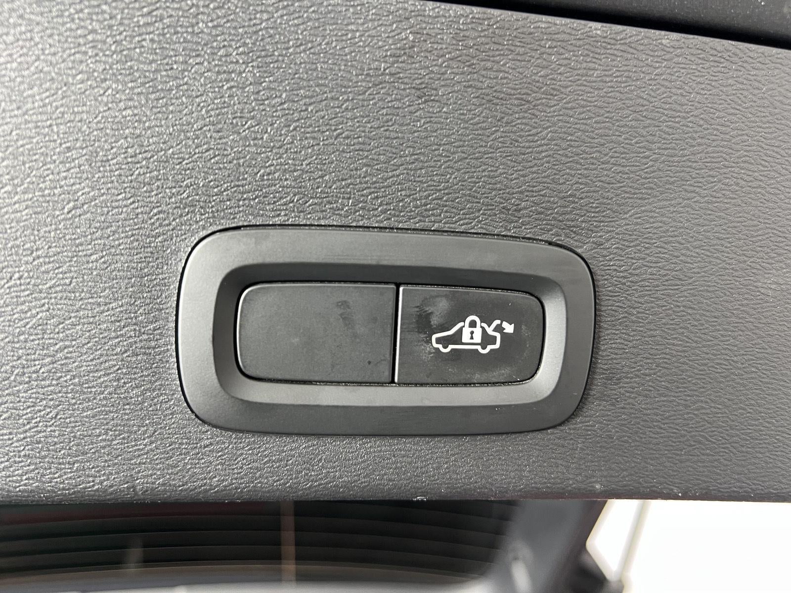 2019 Volvo XC40 R-Design