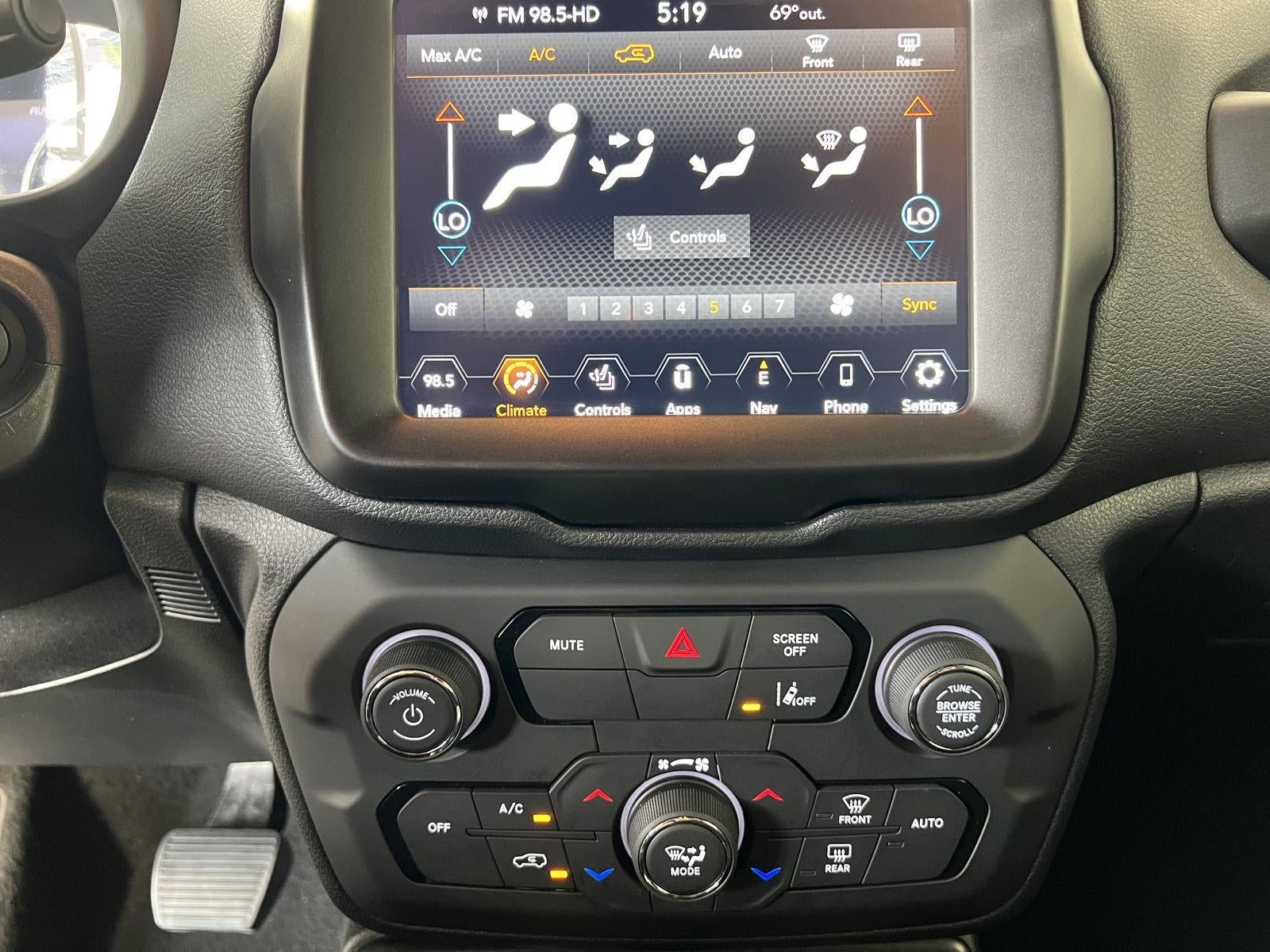 2022 Jeep Renegade Altitude