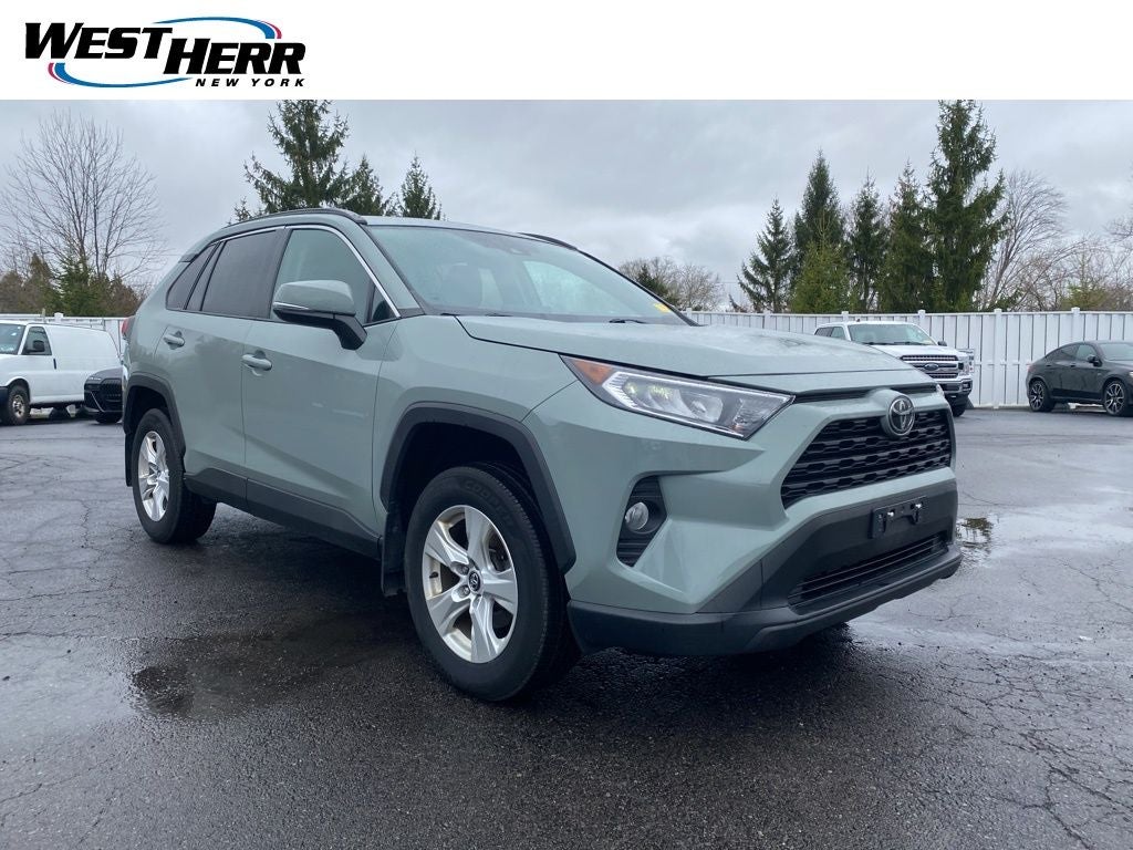 2020 Toyota RAV4 XLE