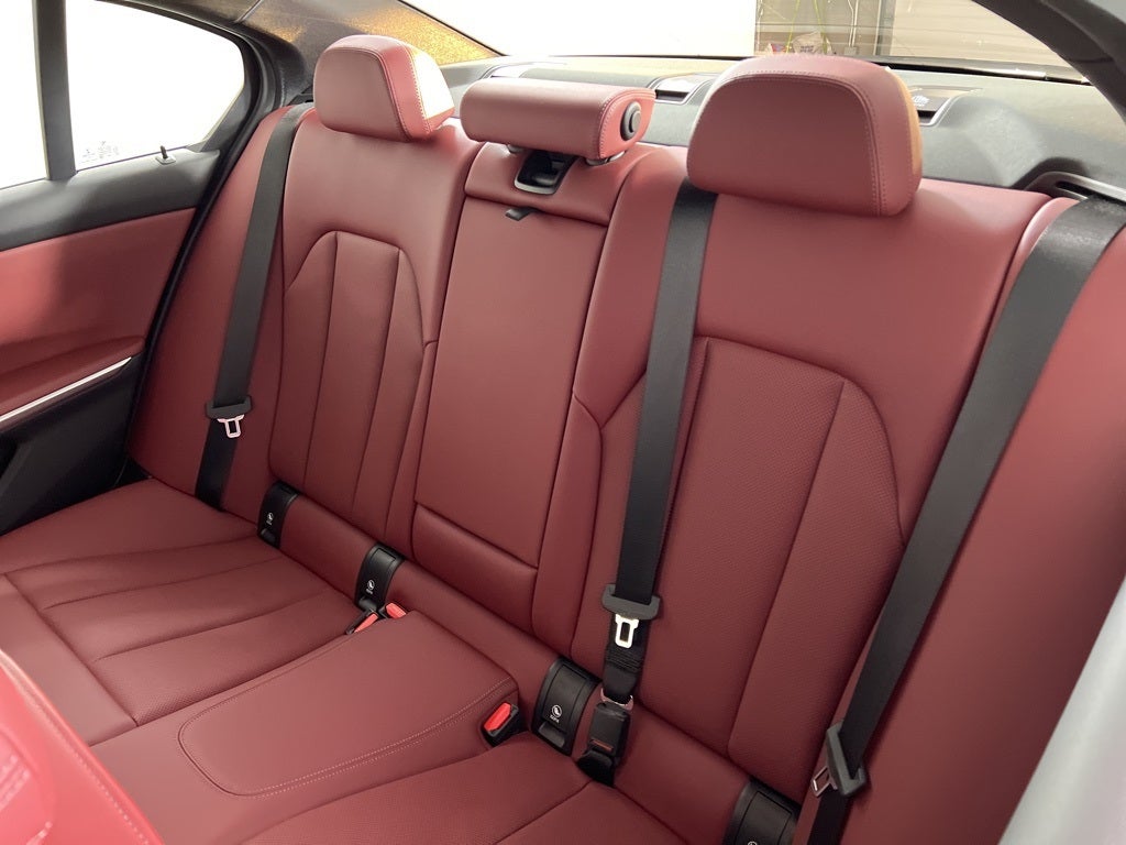 2023 BMW 3 Series 330i xDrive