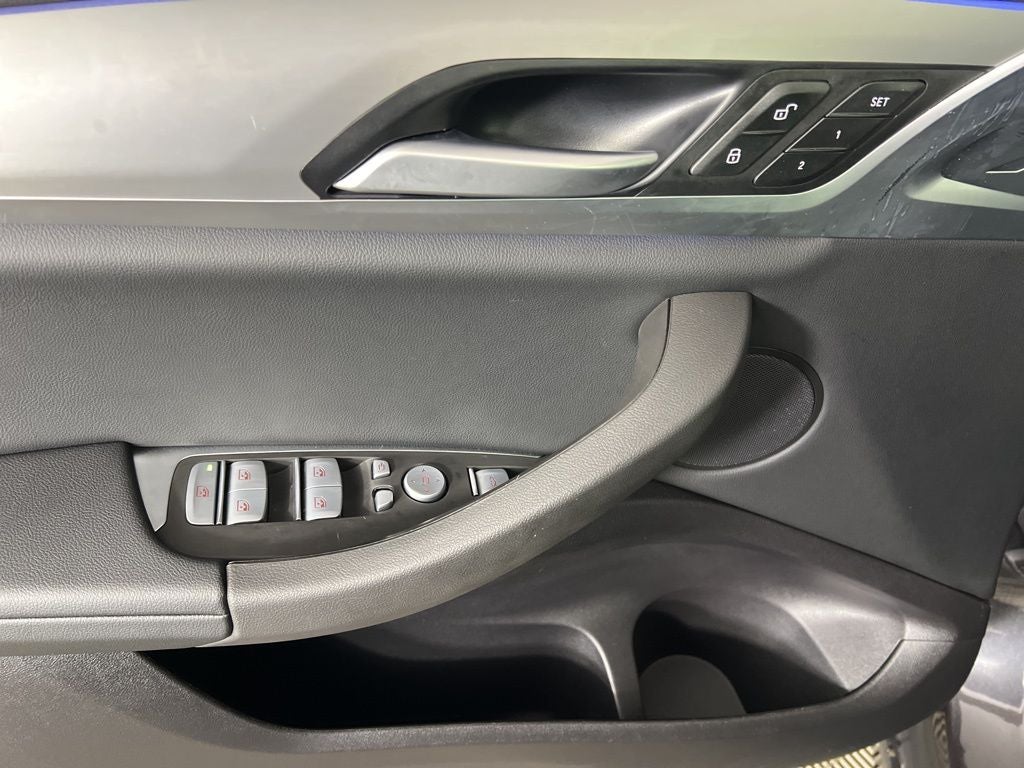 2025 BMW X4 xDrive30i