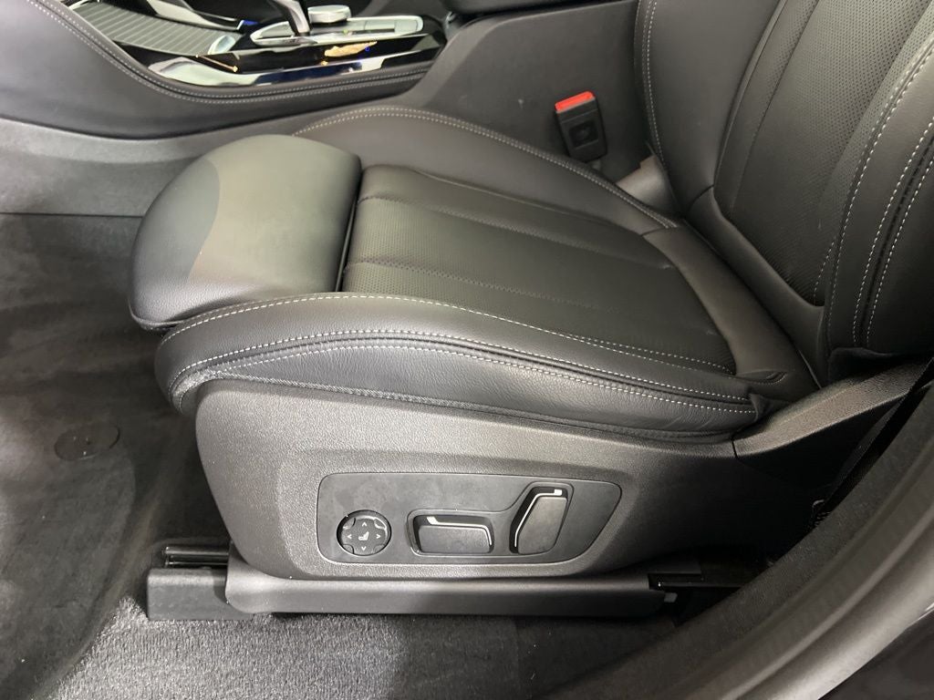 2025 BMW X4 xDrive30i