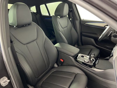 2025 BMW X4 xDrive30i