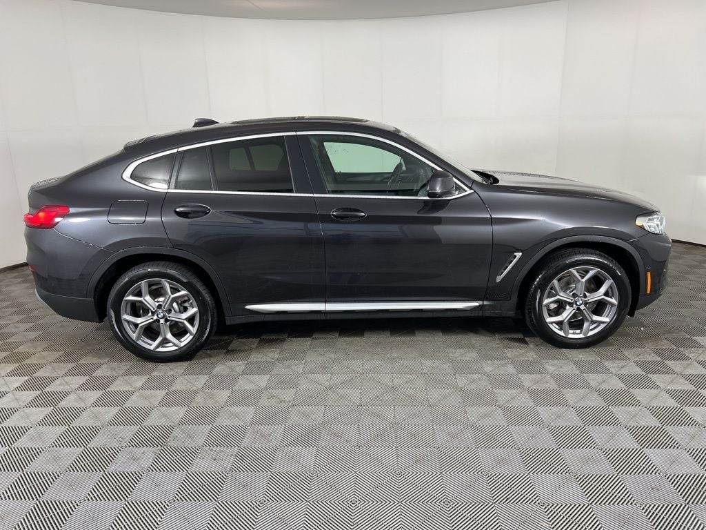 2025 BMW X4 xDrive30i