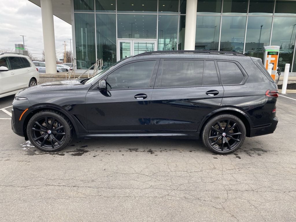 2023 BMW X7 M60i
