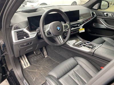 2023 BMW X7 M60i