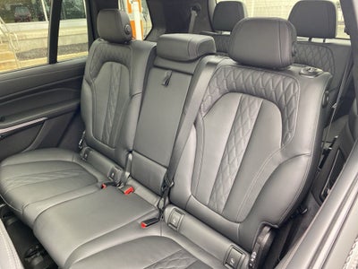 2023 BMW X7 M60i