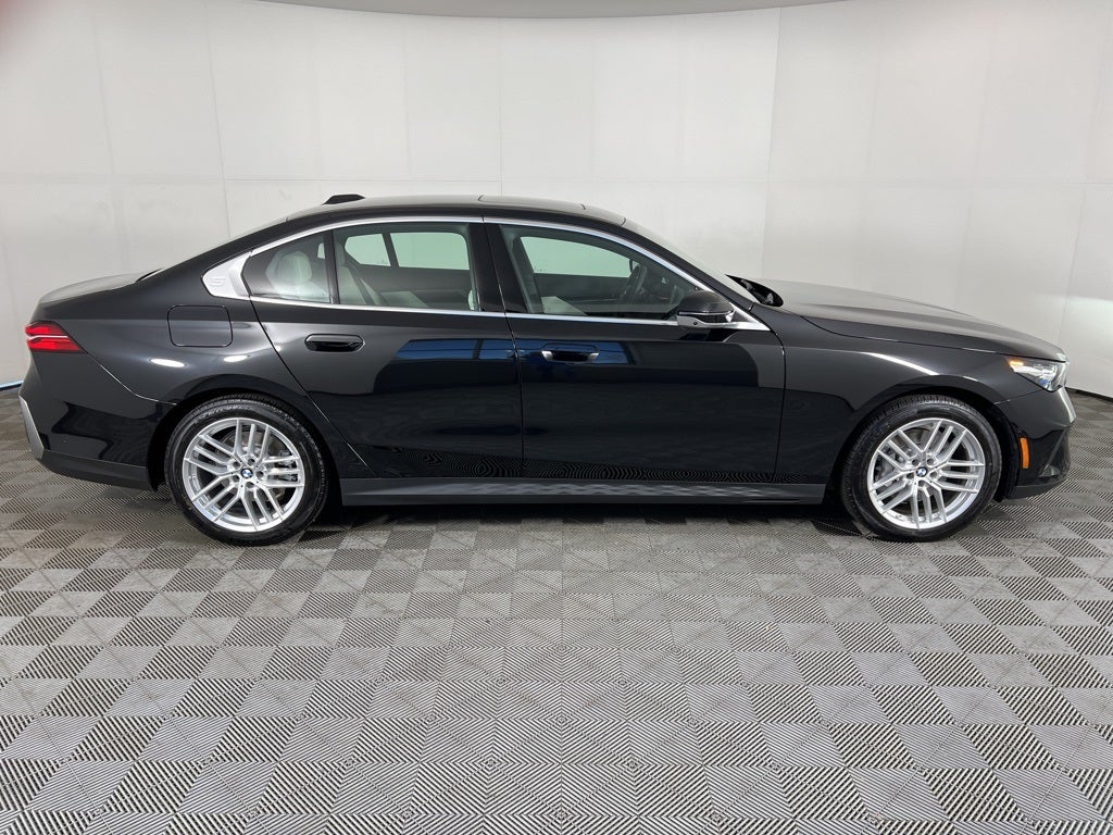 2025 BMW 5 Series 530i xDrive