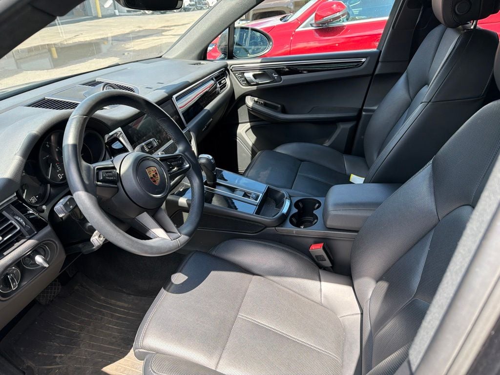 2023 Porsche Macan Base