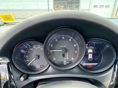 2023 Porsche Macan Base